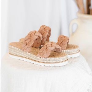 Brand new oasis society sandals